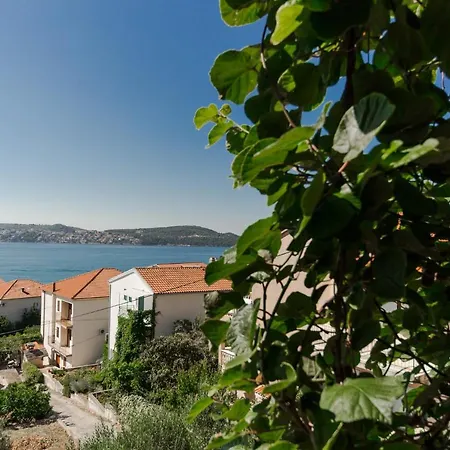 Vesna&ivan Apartment Trogir
